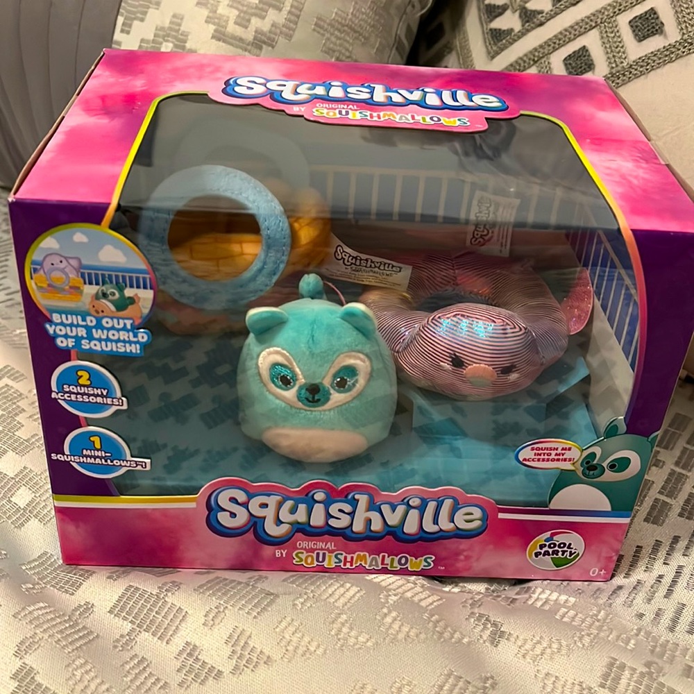 Squishville by Squishmallows Pool Party